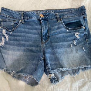 Super Stretch American Eagle Medium Rise Light Wash Distressed Shorts Size 16